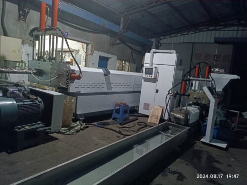 Environmentally friendly plastic recycling machinery